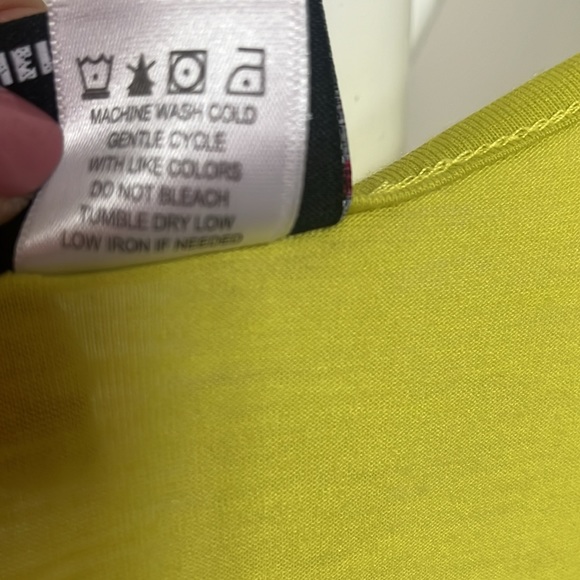 Sanrio Hello Kitty tank top - Picture 7 of 10